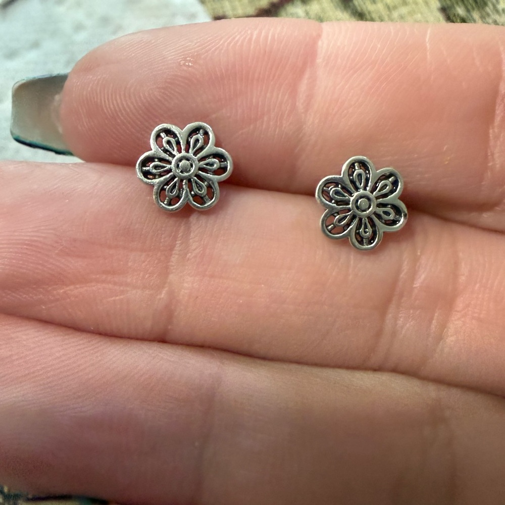 Pandora retired 925 Silver Flower Stud Earrings Second Hand ✋
